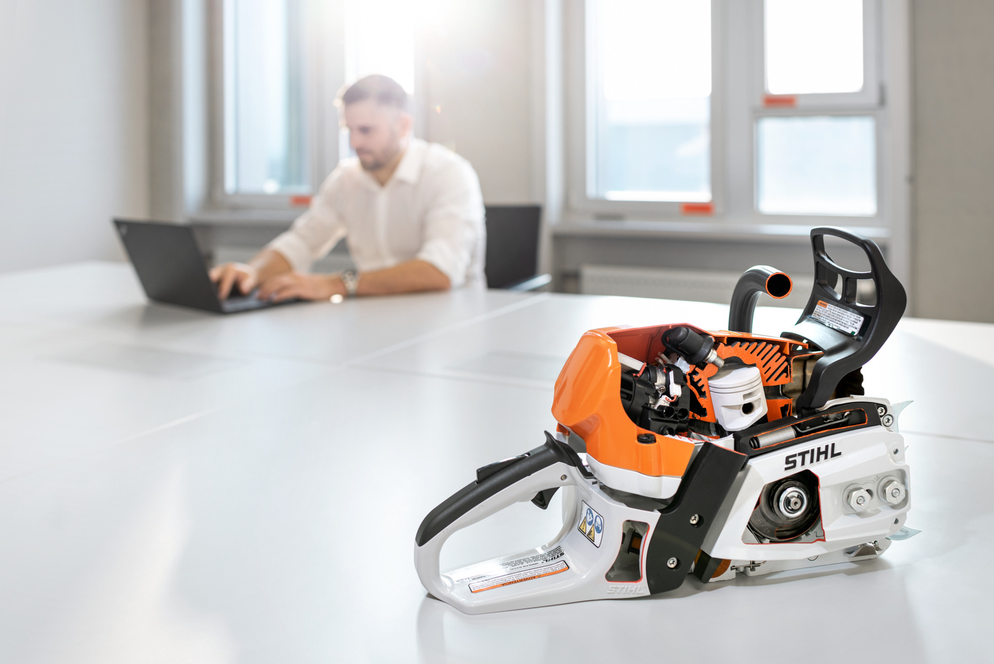The new STIHL MS 400 C-M impresses with first-class performance and an excellent power-to-weight ratio.